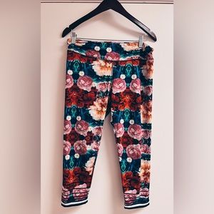 Pink lotus work out pants size m